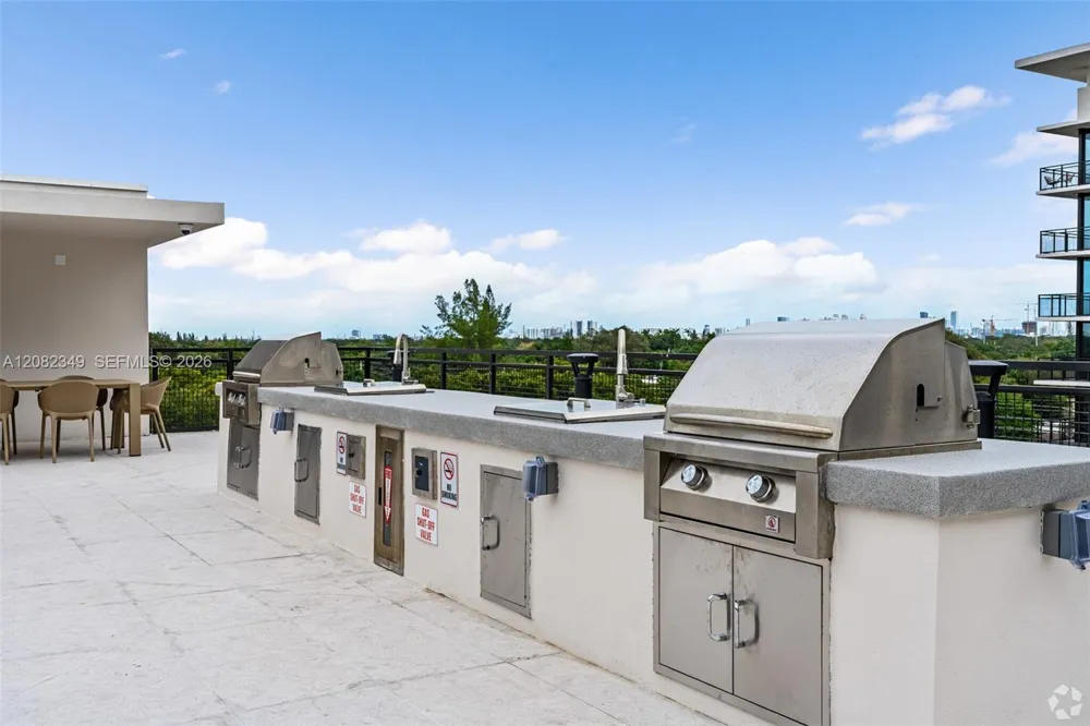 1155 NE 126th St #403 North Miami, FL 33161