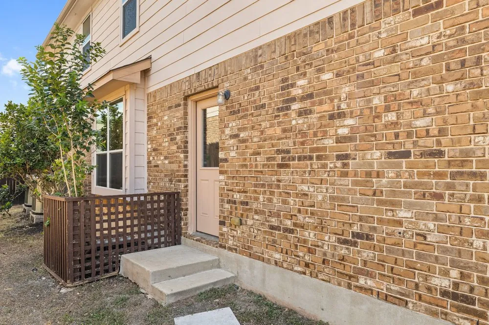 245 Razzmatazz Trail Buda, TX 78610
