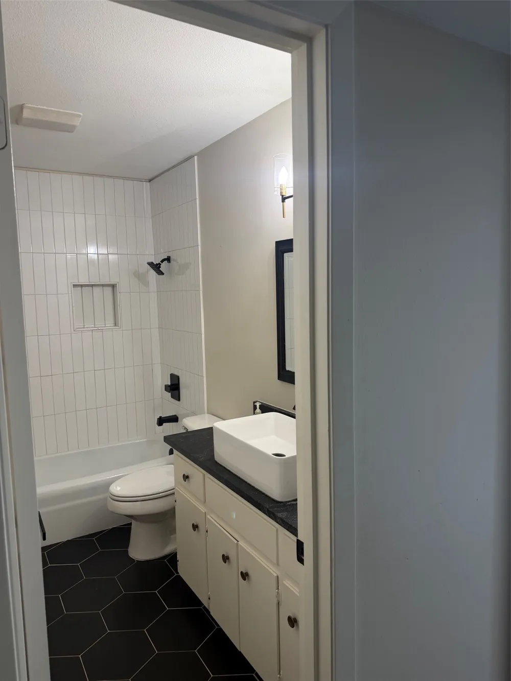 224 Lido Street #J3 Lakeway, TX 78734