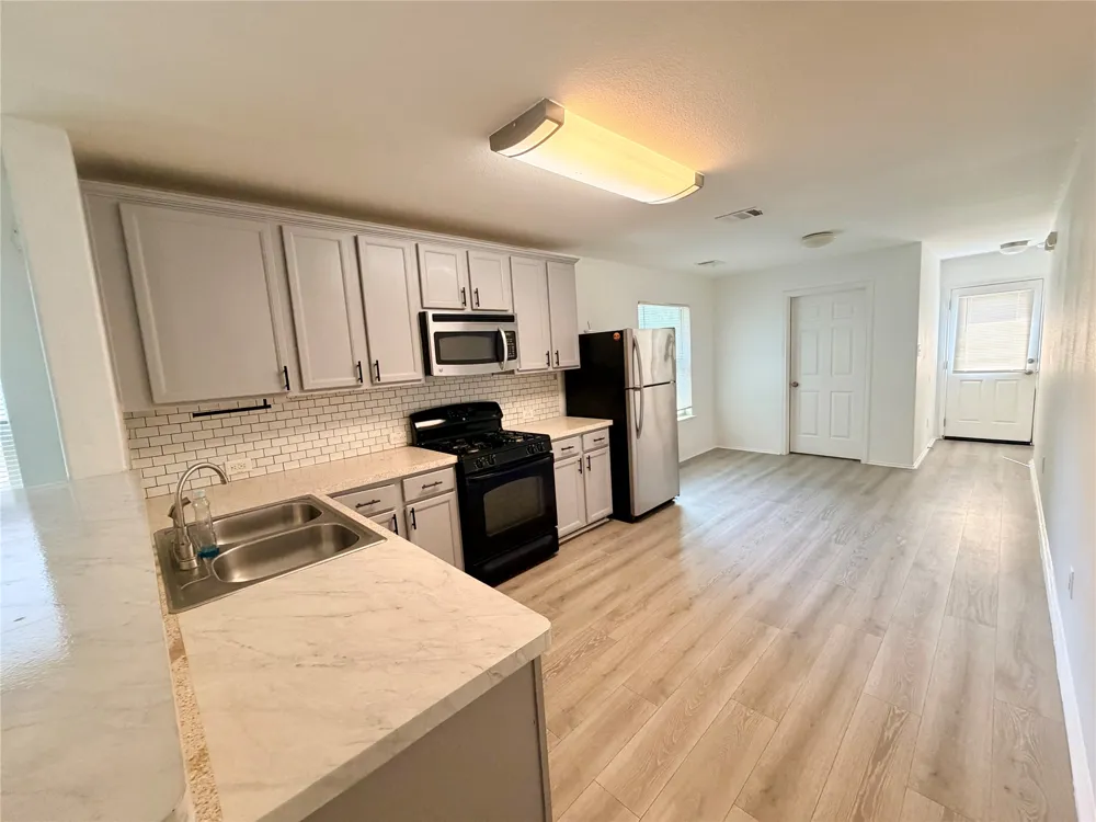 1148 Shadow Creek Boulevard Buda, TX 78610