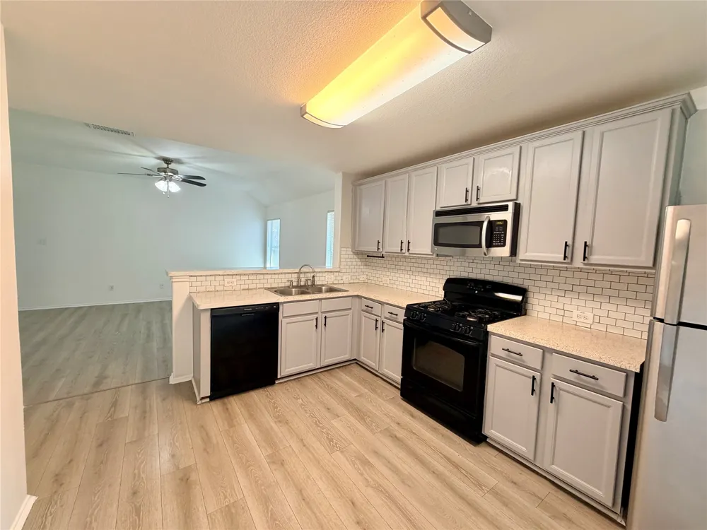 1148 Shadow Creek Boulevard Buda, TX 78610