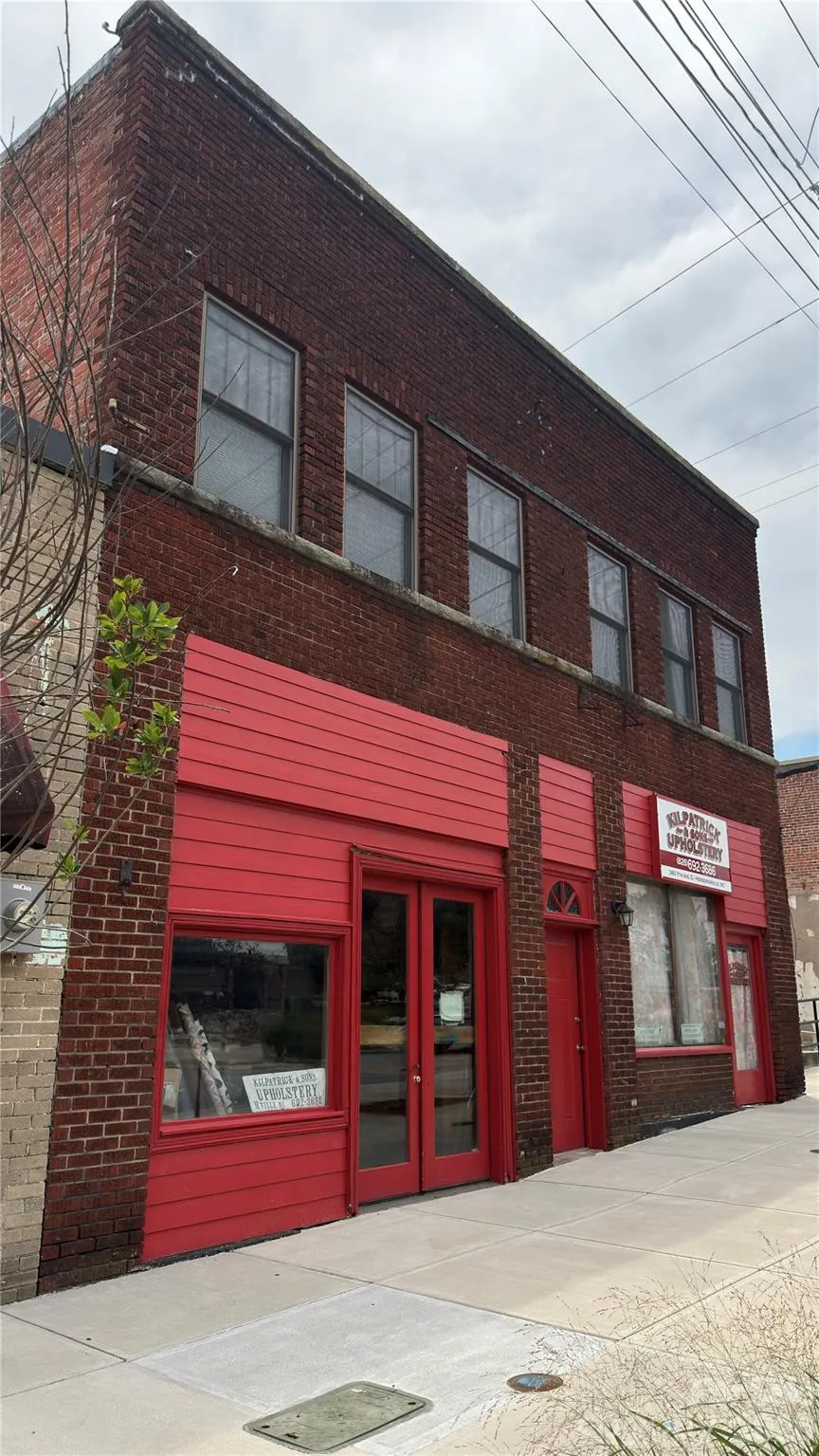 360 Seventh Avenue E Hendersonville, NC 28792