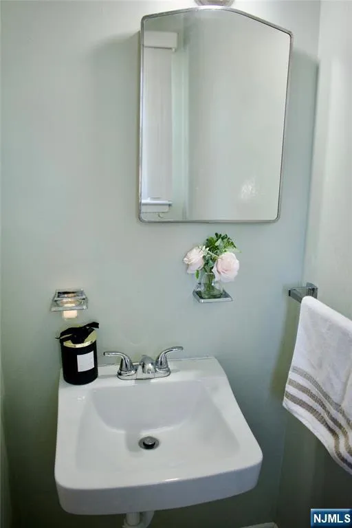 477 Chestnut Avenue South Hackensack, NJ 07606