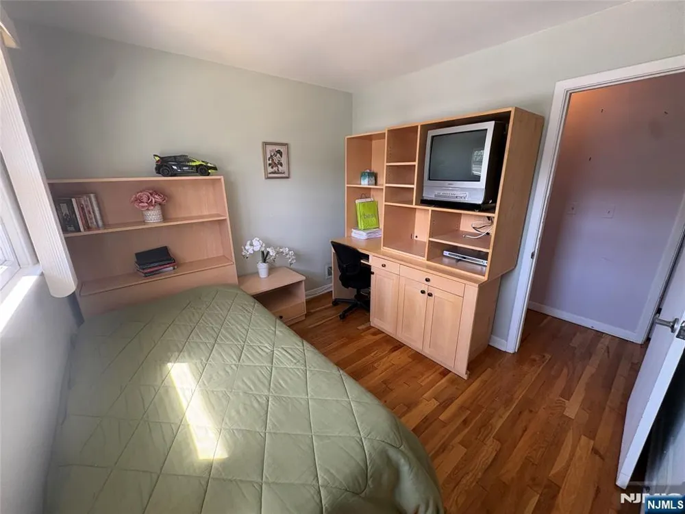 477 Chestnut Avenue South Hackensack, NJ 07606
