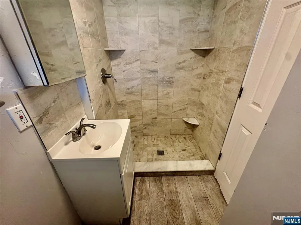 477 Chestnut Avenue South Hackensack, NJ 07606