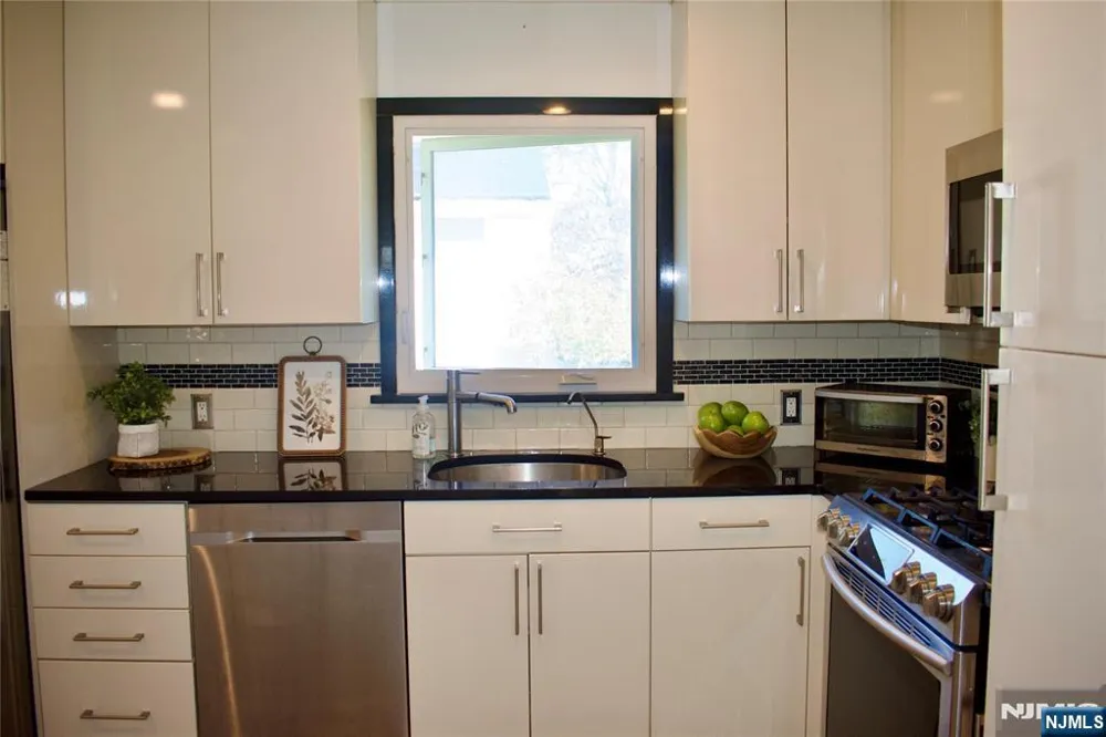 477 Chestnut Avenue South Hackensack, NJ 07606