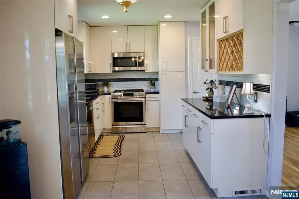 477 Chestnut Avenue South Hackensack, NJ 07606