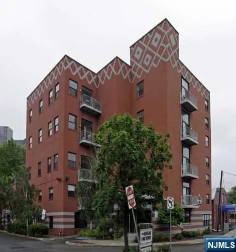 840 River 106
