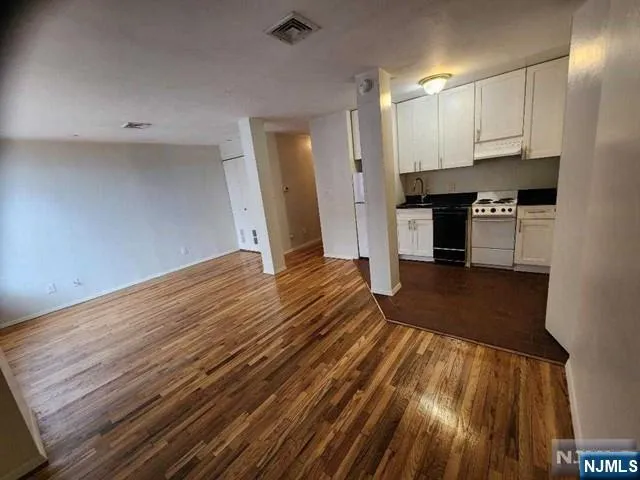 840 River 106 Edgewater, NJ 07020