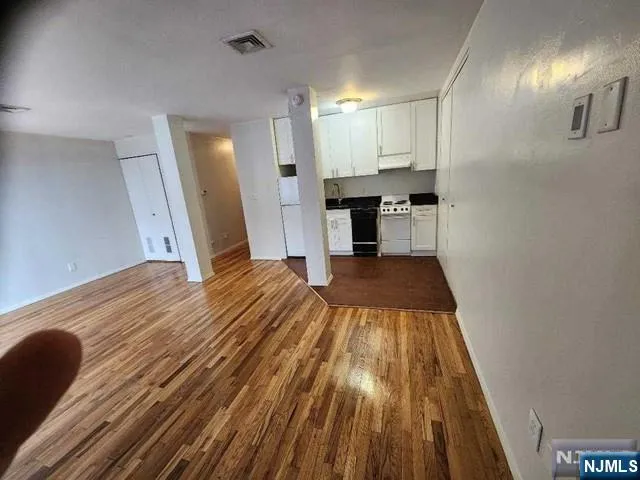 840 River 106 Edgewater, NJ 07020