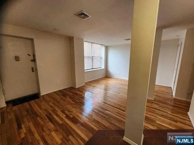 840 River 106 Edgewater, NJ 07020