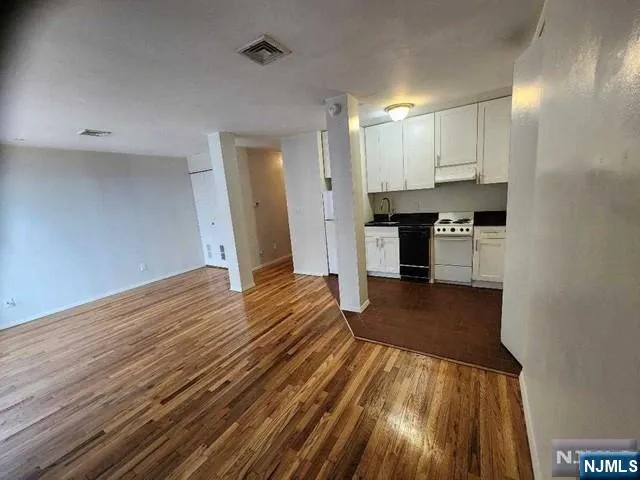 840 River 106 Edgewater, NJ 07020
