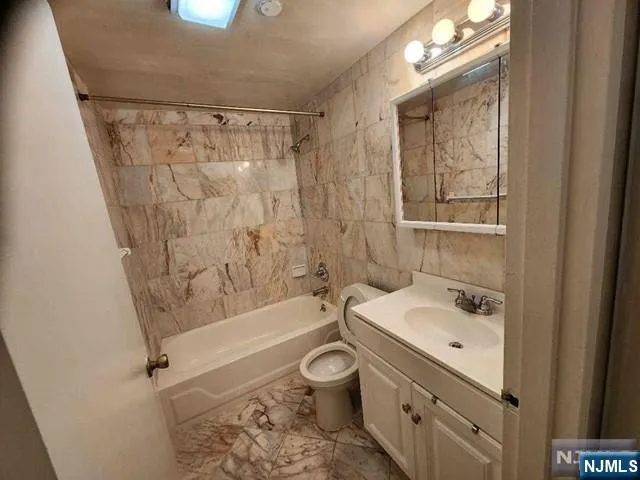 840 River 106 Edgewater, NJ 07020