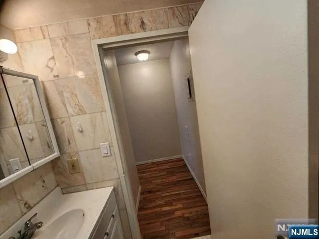 840 River 106 Edgewater, NJ 07020