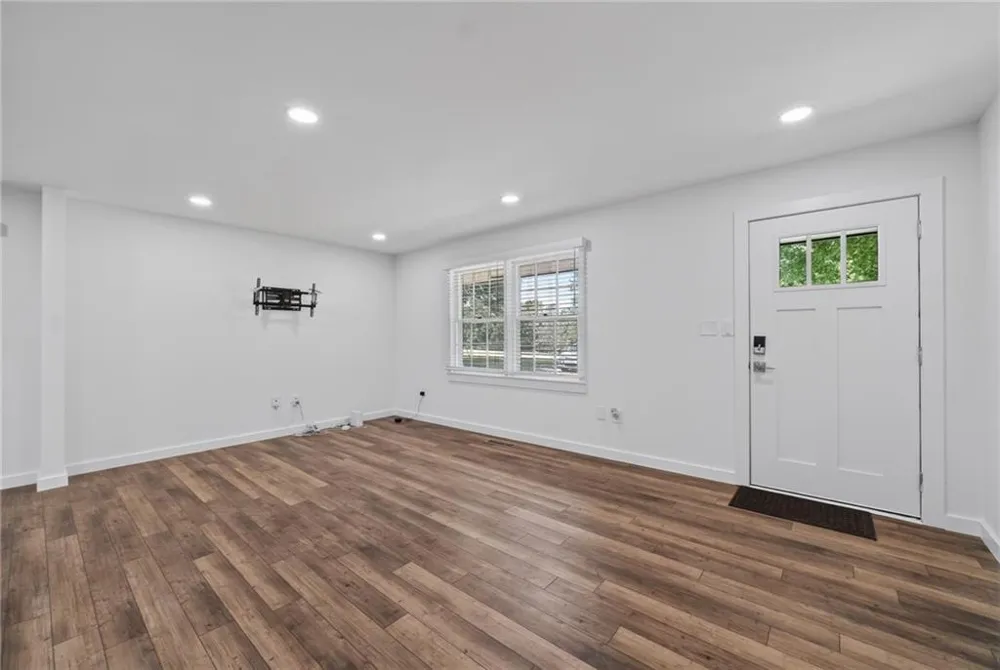 4619 Mountain View Road Oakwood, GA 30566