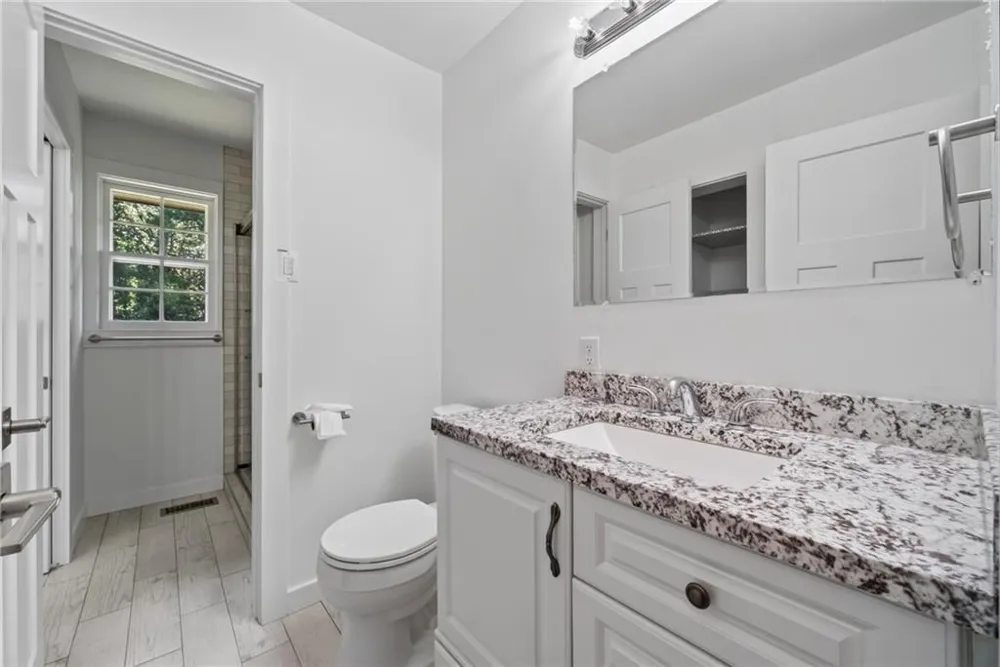 4619 Mountain View Road Oakwood, GA 30566