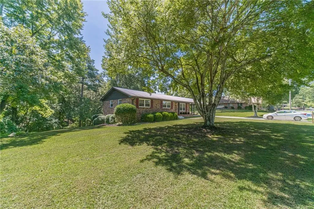 4619 Mountain View Road Oakwood, GA 30566
