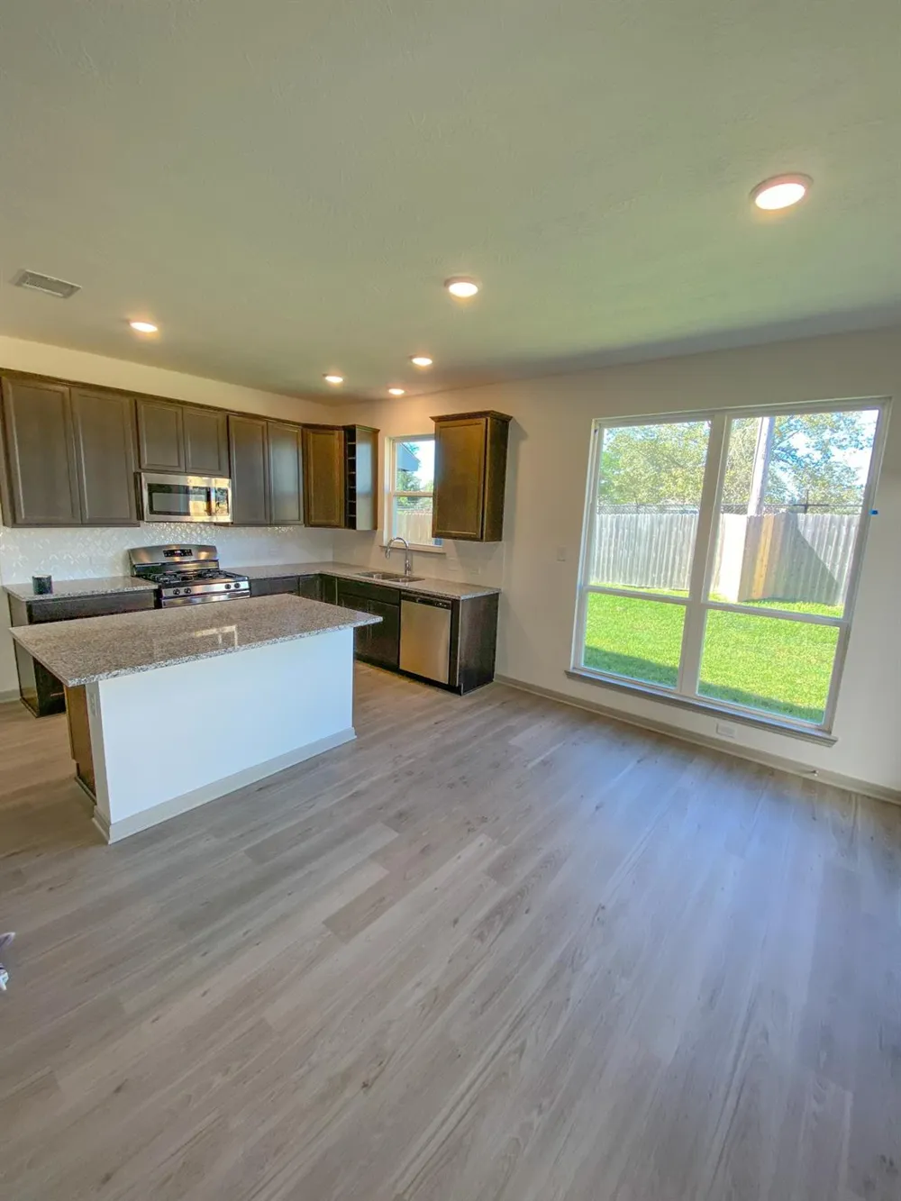 13421 W Summerchase Circle Willis, TX 77318