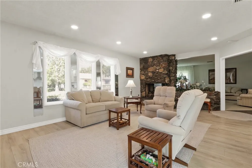 1414 E Laurel Glendora, CA 91741