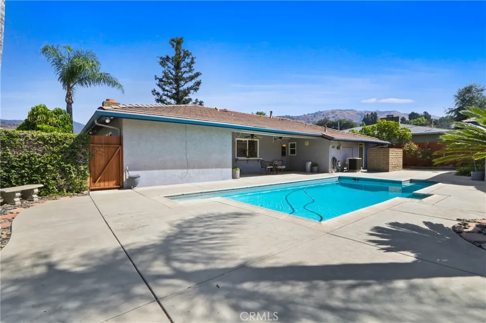 1414 E Laurel Glendora, CA 91741