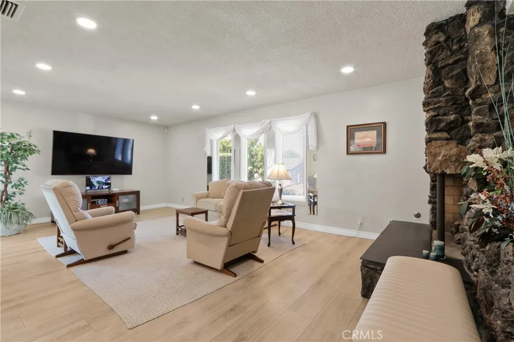 1414 E Laurel Glendora, CA 91741