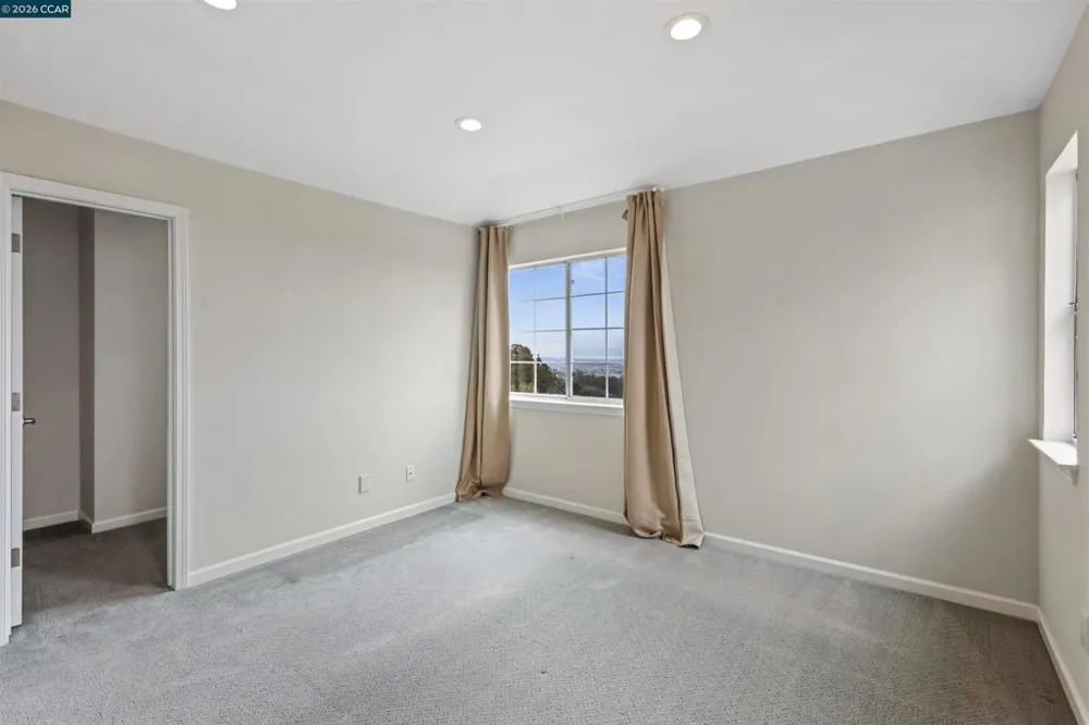 4354 Terrabella Way Oakland, CA 94619