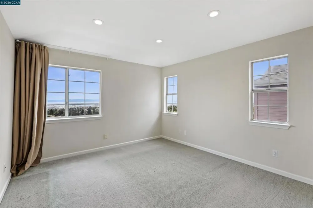 4354 Terrabella Way Oakland, CA 94619