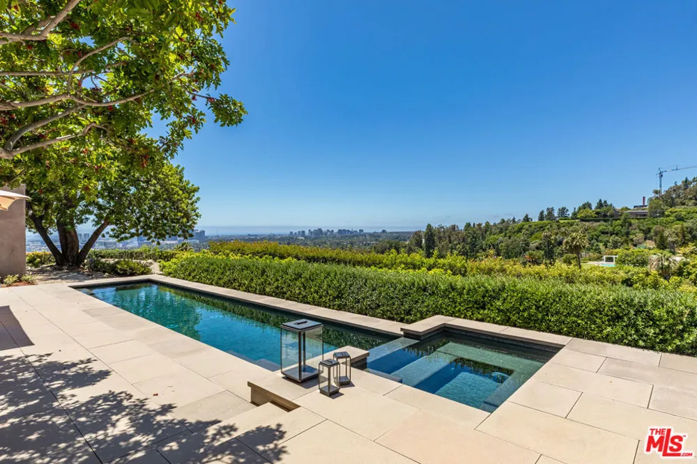 1016 Hillcrest Road Beverly Hills, CA 90210