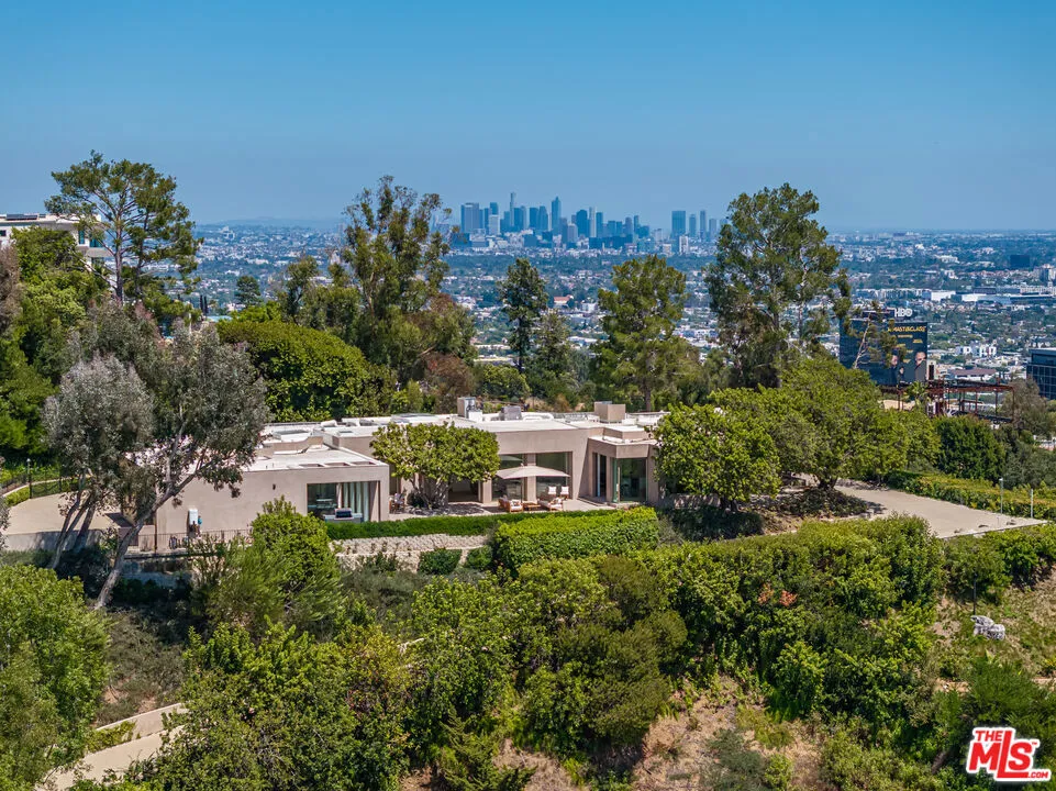 1016 Hillcrest Road Beverly Hills, CA 90210