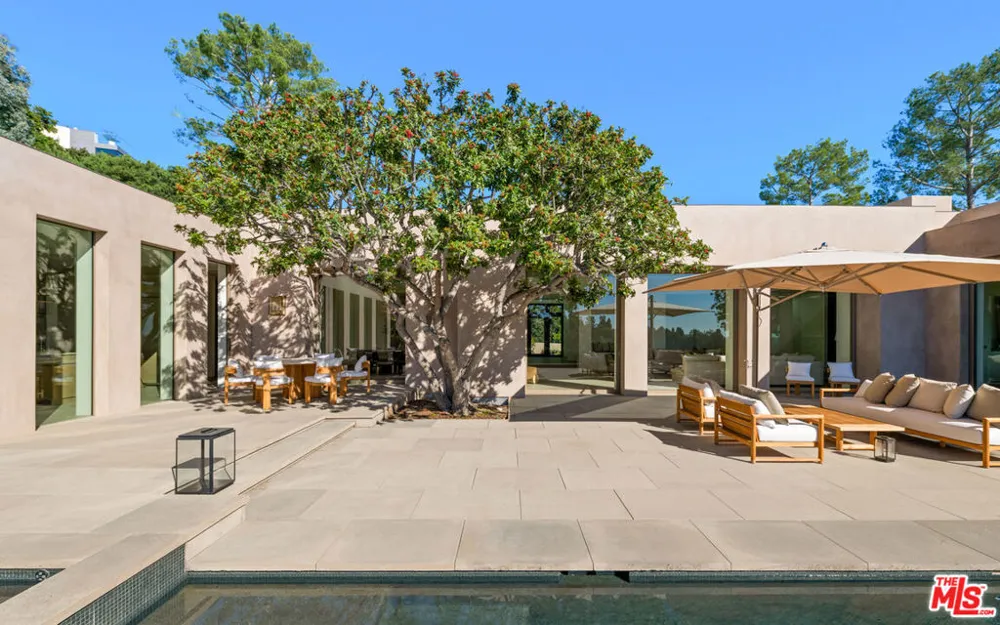 1016 Hillcrest Road Beverly Hills, CA 90210