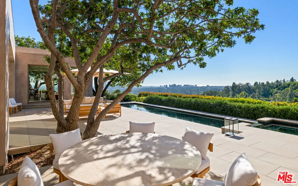 1016 Hillcrest Road Beverly Hills, CA 90210