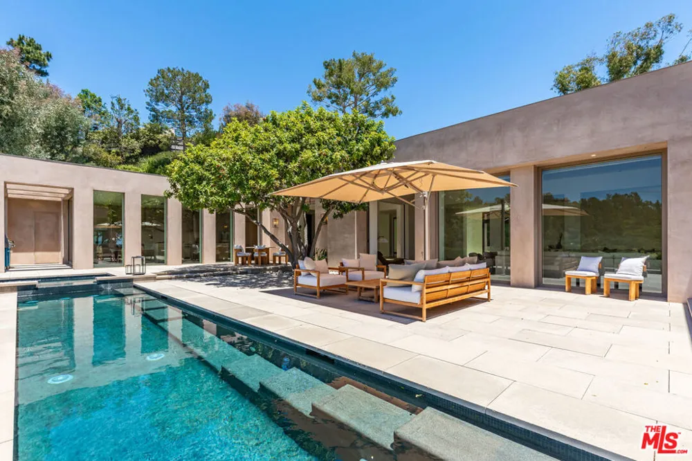 1016 Hillcrest Road Beverly Hills, CA 90210