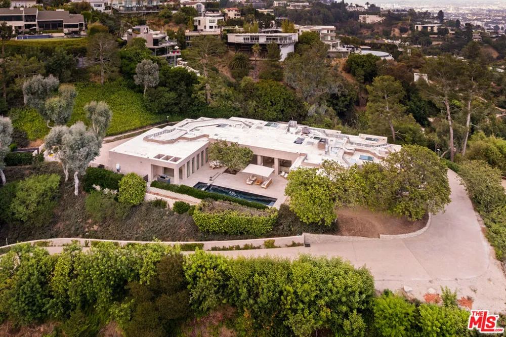 1016 Hillcrest Road Beverly Hills, CA 90210