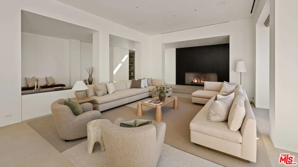 1016 Hillcrest Road Beverly Hills, CA 90210