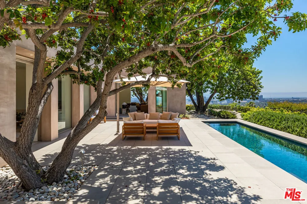 1016 Hillcrest Road Beverly Hills, CA 90210