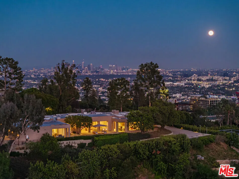 1016 Hillcrest Road Beverly Hills, CA 90210