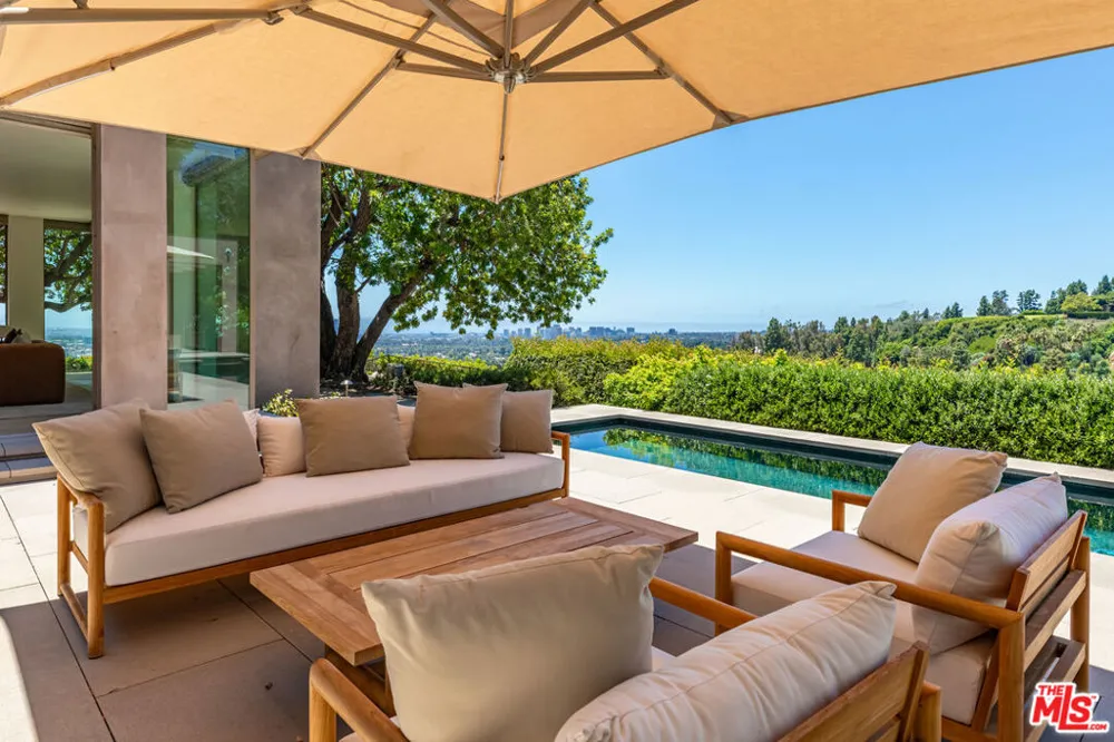 1016 Hillcrest Road Beverly Hills, CA 90210