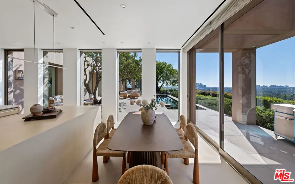1016 Hillcrest Road Beverly Hills, CA 90210