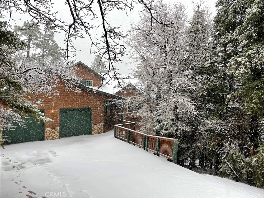 1186 Alameda Ct Big Bear, CA 92314