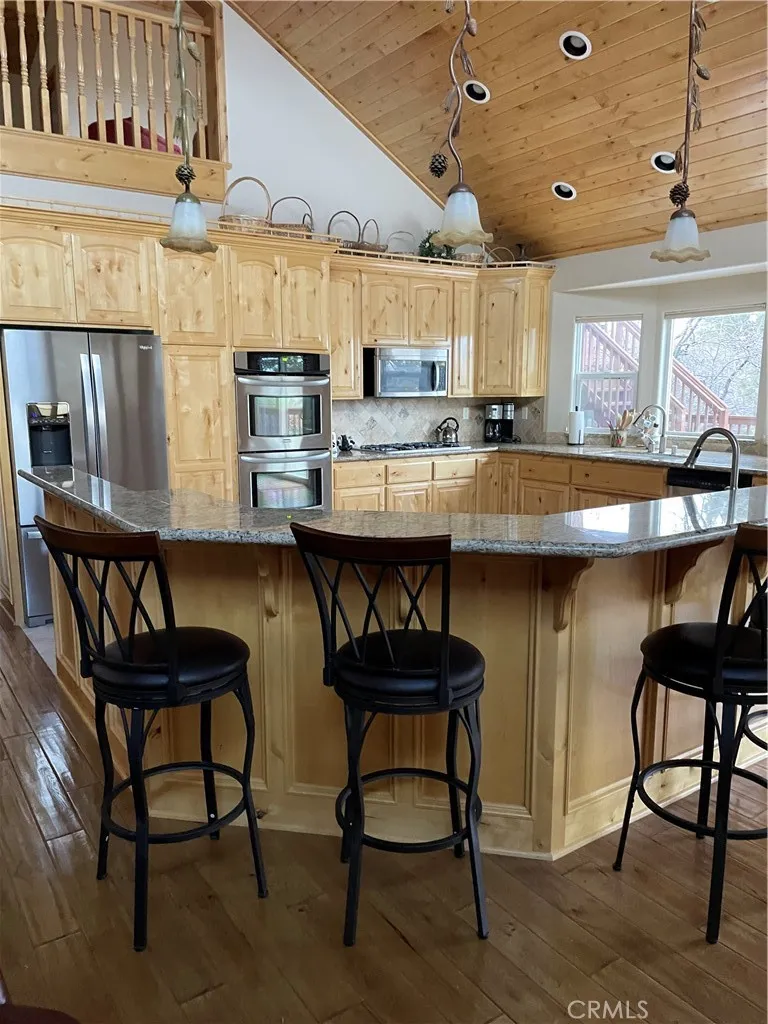 1186 Alameda Ct Big Bear, CA 92314