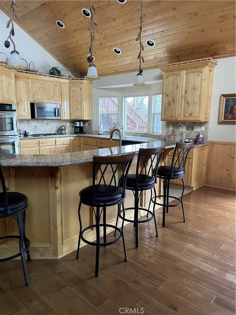 1186 Alameda Ct Big Bear, CA 92314
