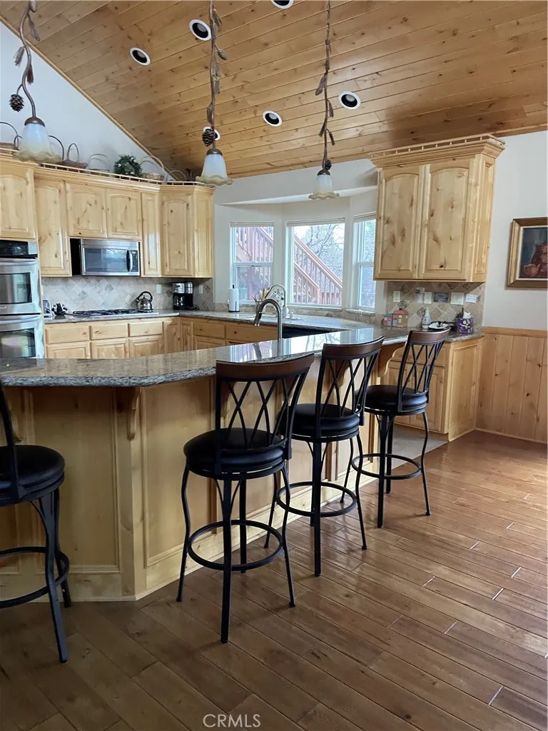 1186 Alameda Ct Big Bear, CA 92314