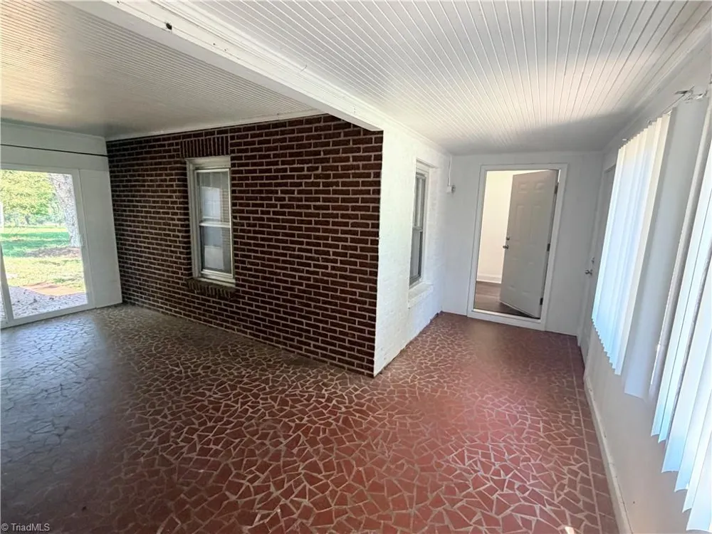 536 Main Street Jonesville, NC 28642