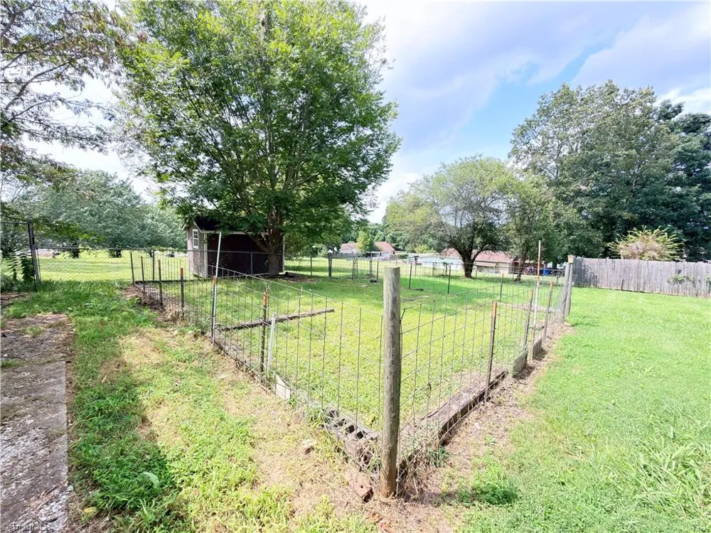 536 Main Street Jonesville, NC 28642
