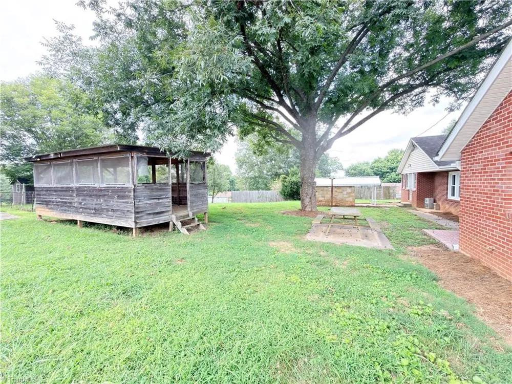 536 Main Street Jonesville, NC 28642