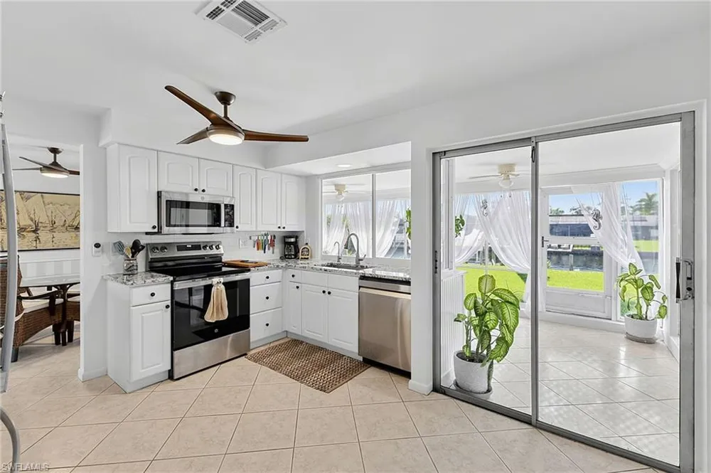 4529 SE 1st Avenue Cape Coral, FL 33904
