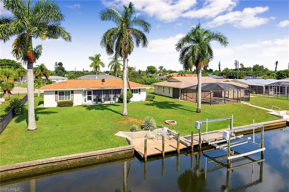 4529 SE 1st Avenue Cape Coral, FL 33904