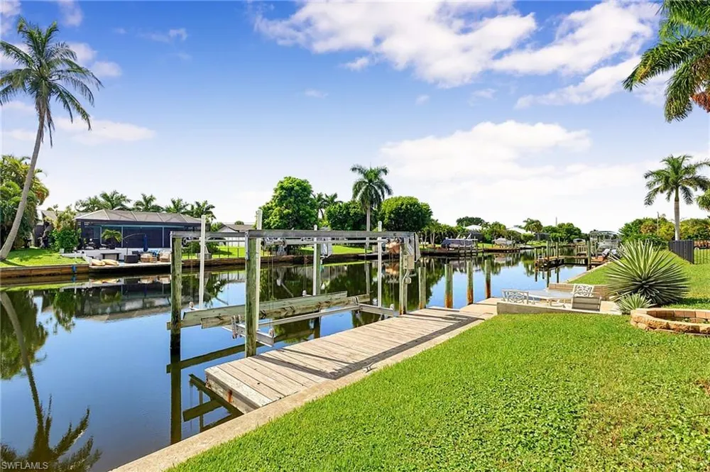 4529 SE 1st Avenue Cape Coral, FL 33904