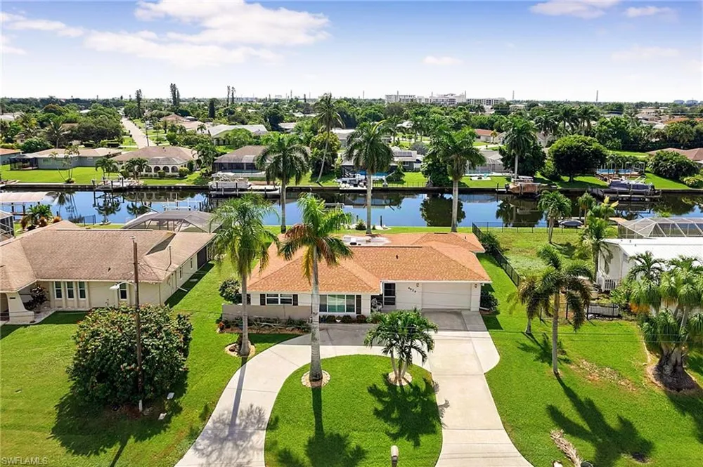 4529 SE 1st Avenue Cape Coral, FL 33904