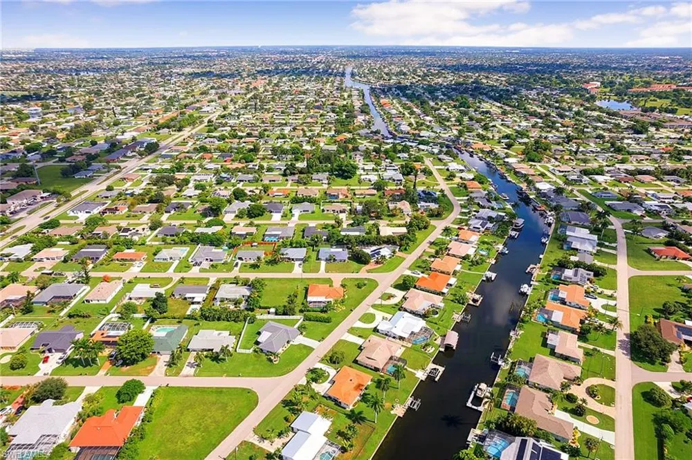 4529 SE 1st Avenue Cape Coral, FL 33904